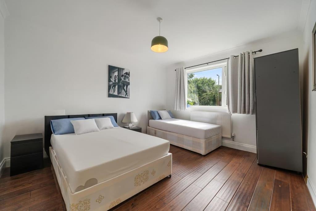 Apartment Beautiful Large 3 Bedroom Flat In North London